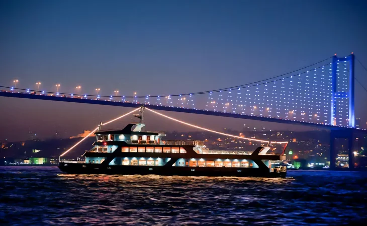 Istanbul Bosphorus Dinner Cruise with Private Table & Live Show